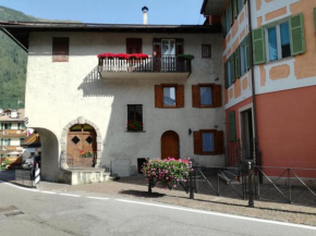 Отель Marmot Apartment  Димаро